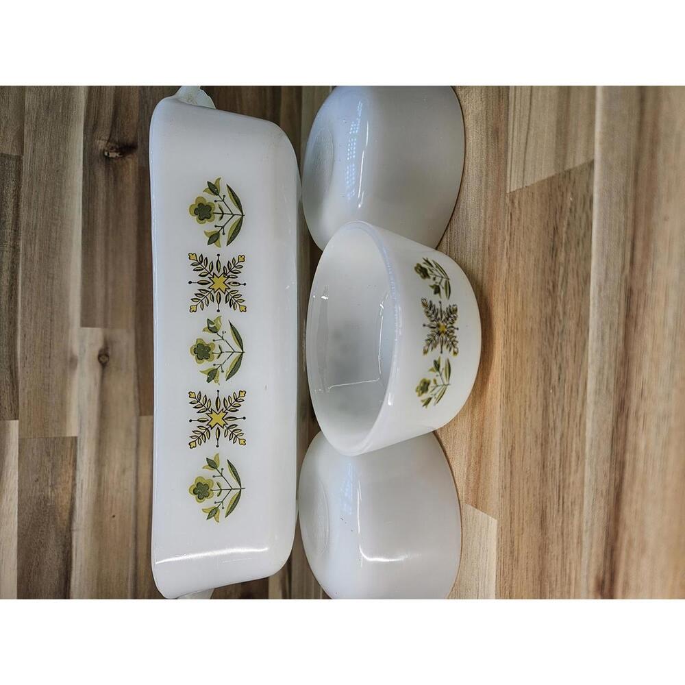 4pc Fire-King Meadow Green & White Milk Glass Set 8x8 Pan & 3 Custard Cups Chip